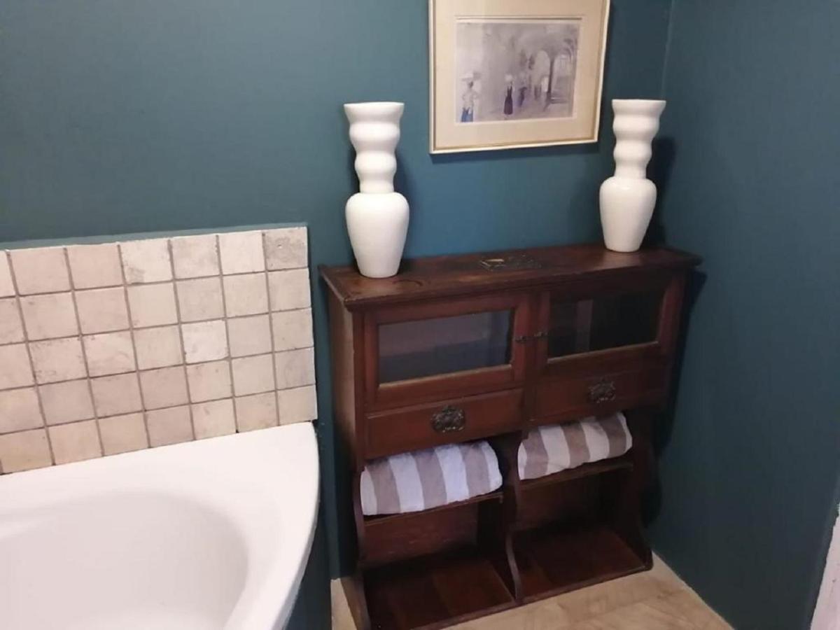 De Oude Schuur Apartment Stellenbosch Bagian luar foto